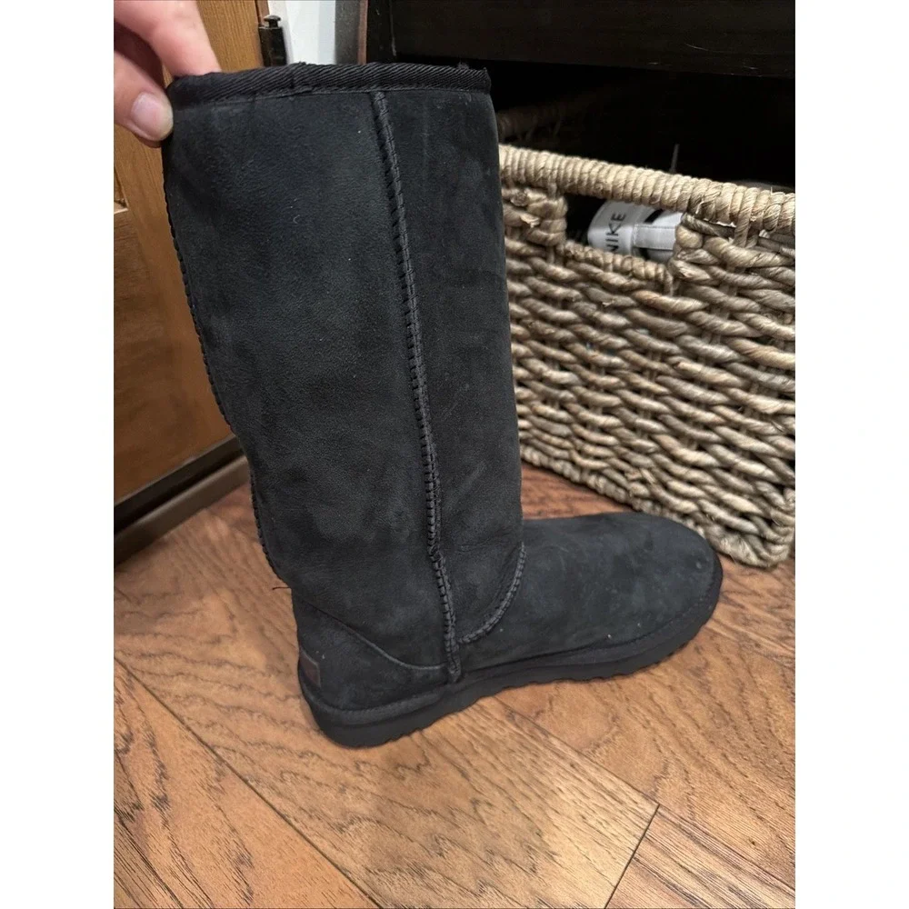 UGG Women's Classic Tall II Black Winter Boot 1016224 Size US 8